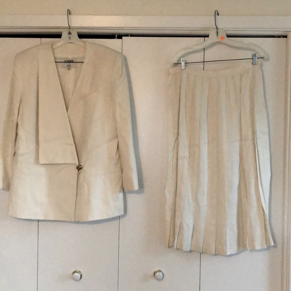 Retro Cream Kasper Suit